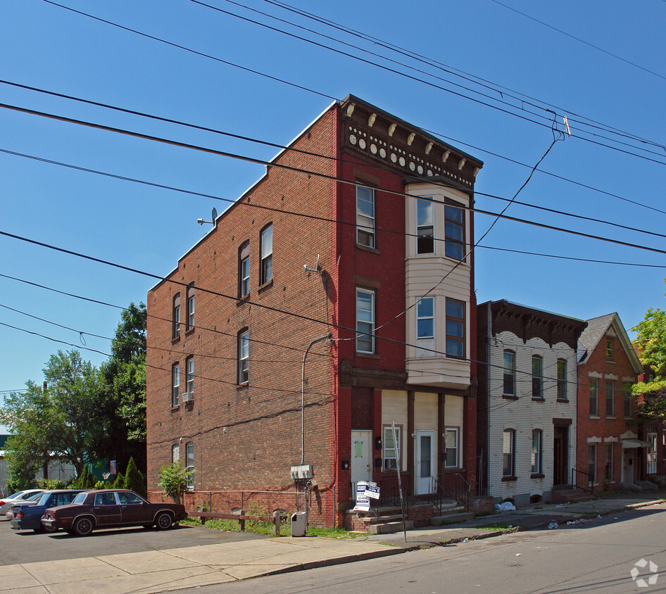 Primary Photo - 521 1st St