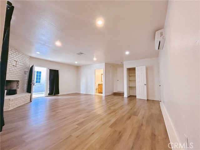 Foto del edificio - 942 Barbara Ln