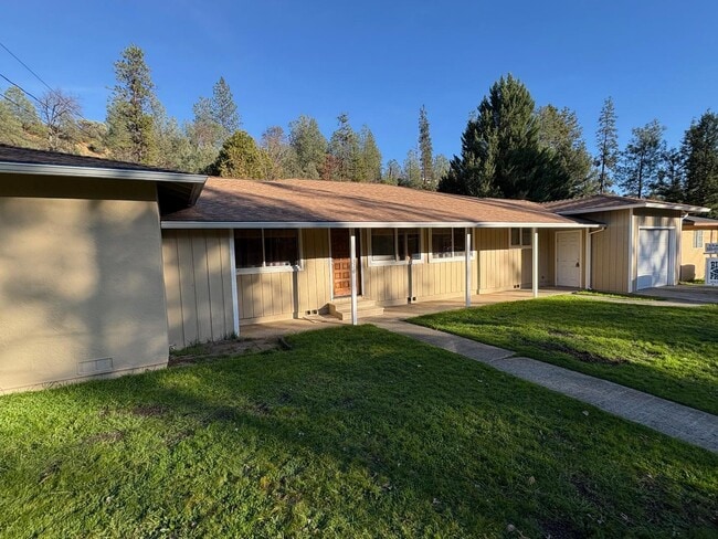 Foto del edificio - 310 Barbara Ave