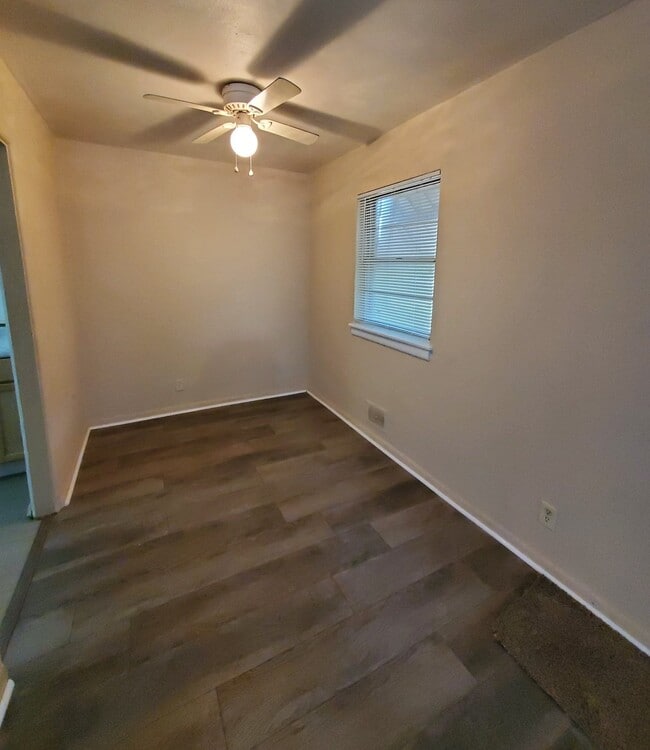 Building Photo - 3729 Kinnear Ave