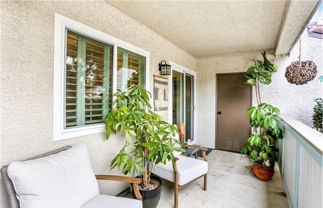 Building Photo - 12 Corniche Dr