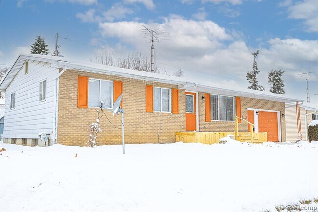 Foto del edificio - 6627 Orange Ln