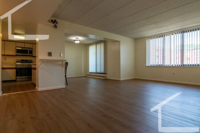 Building Photo - No Brokers Fee, Central Heat/AC, In-Unit W...
