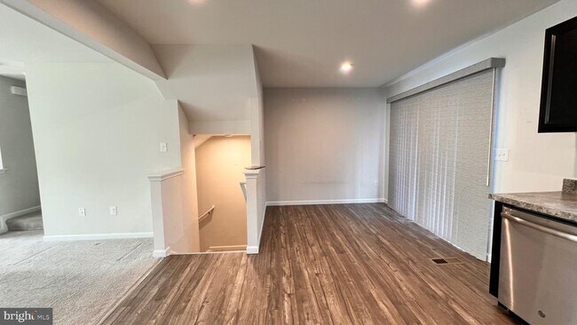 Building Photo - 17633 Fieldstone Ave