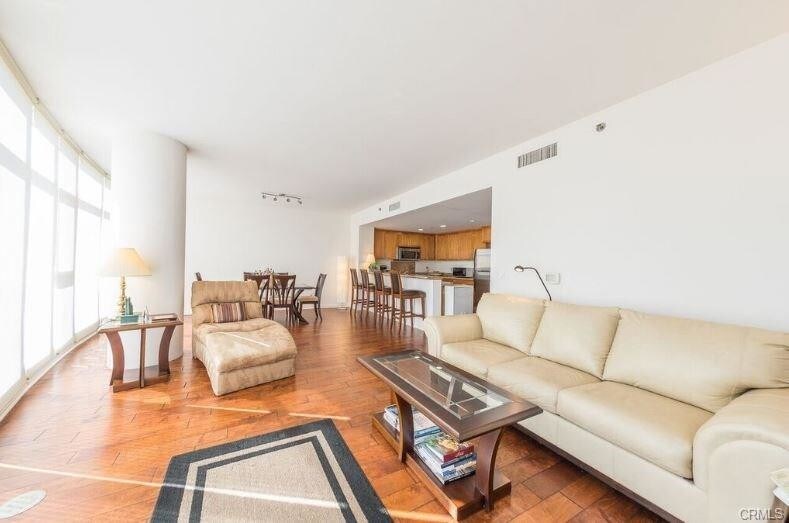 Foto principal - 411 W Seaside Way