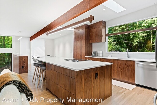 Building Photo - 5 br, 3 bath House - 19 Learned Pl
