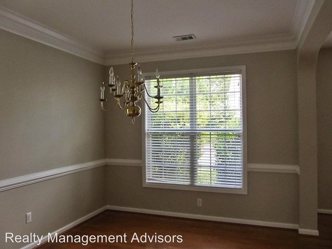 Building Photo - 4 br, 2.5 bath House - 102 Pinecrest Drive