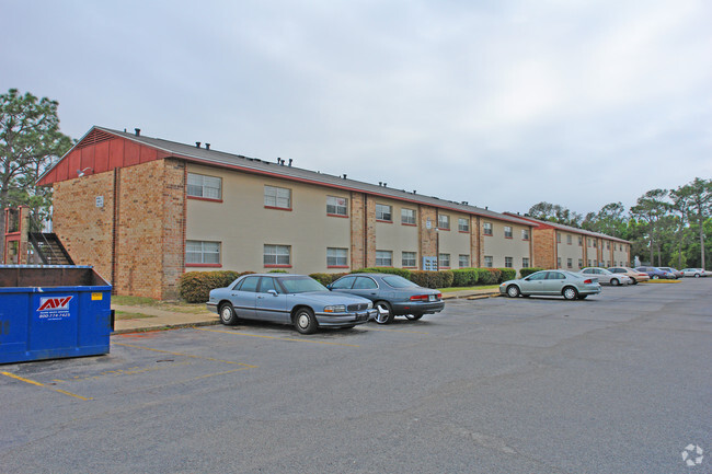 Building Photo - The Moorings Apartments