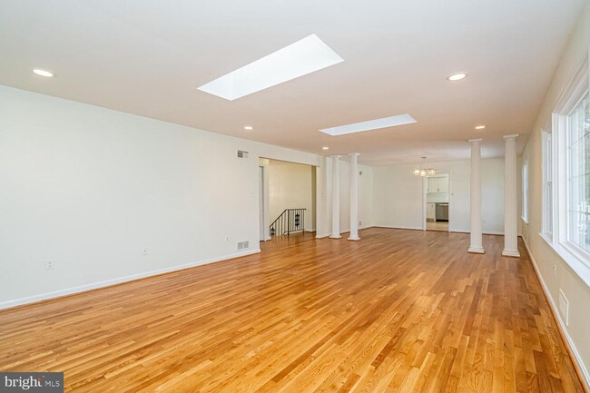Building Photo - 12126 Stirrup Rd