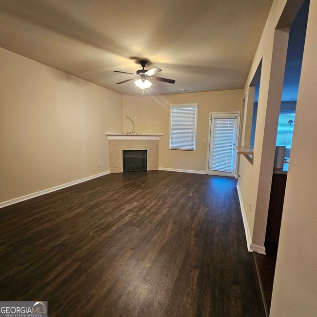 Building Photo - 413 Fern Bay Dr SW