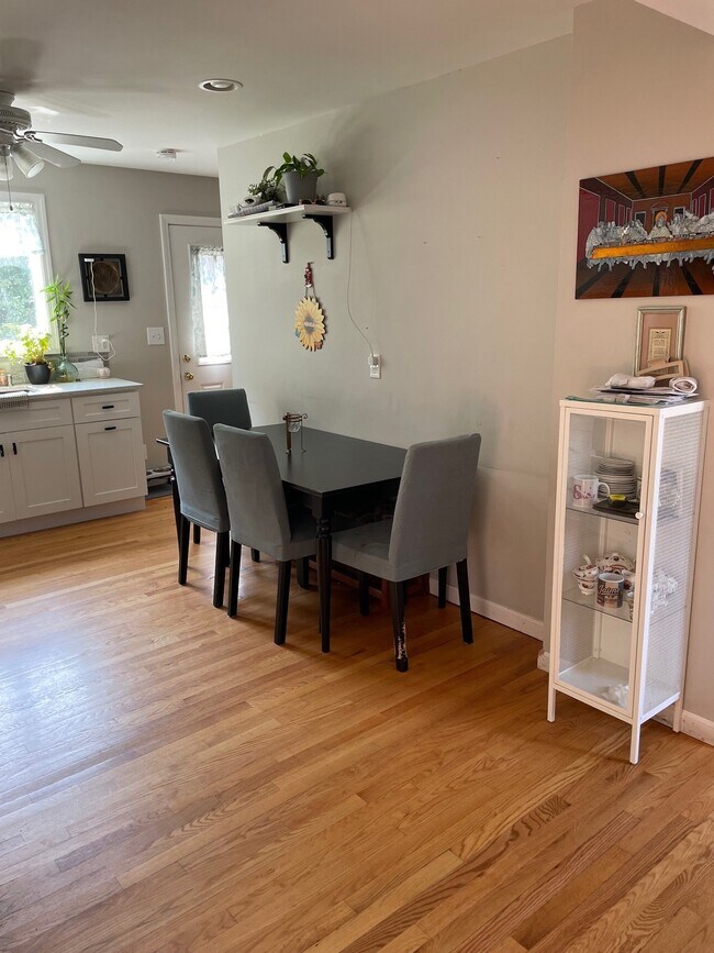 Foto del edificio - 16 Windy Ridge Pl