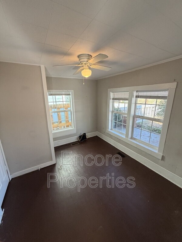 Foto del edificio - 1209 N Hyde Park Ave