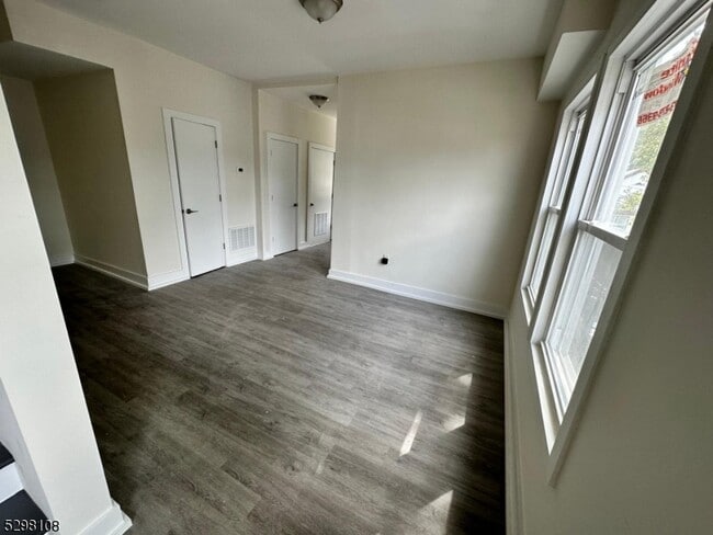 Building Photo - 466 Conover Terrace