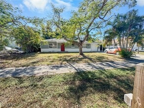 Building Photo - 1918 Grace Ave