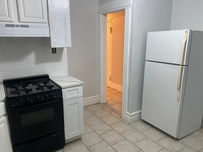 Kitchen - 193 N 6th St