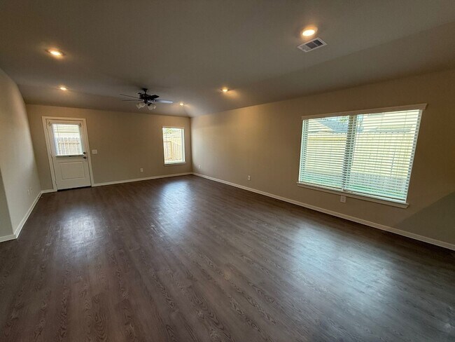 Foto del edificio - 2027 Summer Night Dr