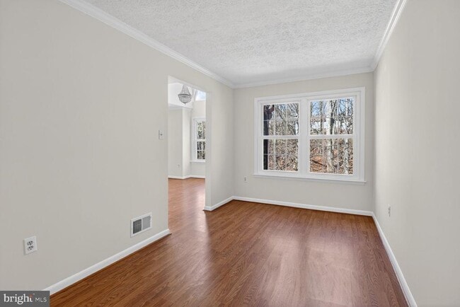 Building Photo - 15 Friendswood Ct