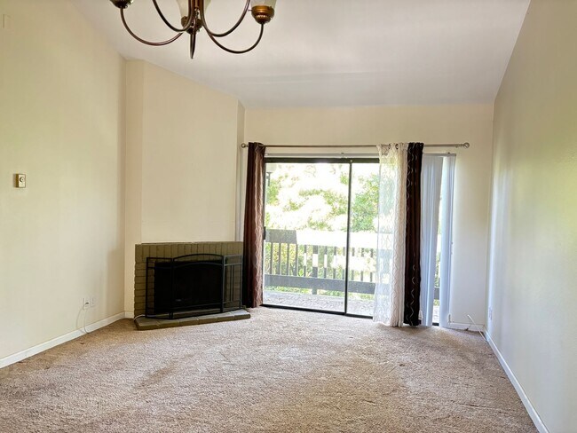 Building Photo - Welcome Home to La Jolla Park Villas