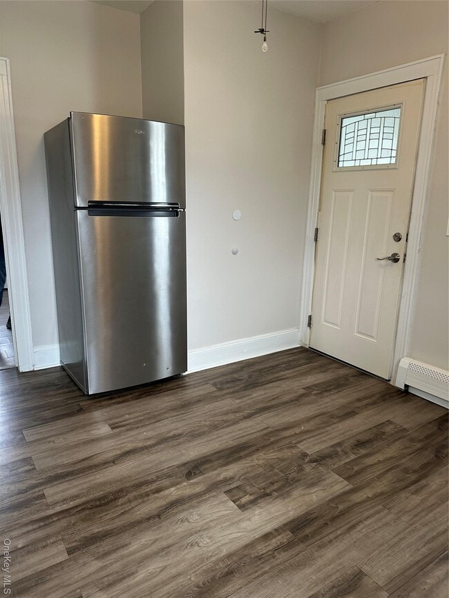 Building Photo - 934 5th St