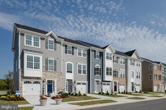 Building Photo - 7755 Meander Ct S