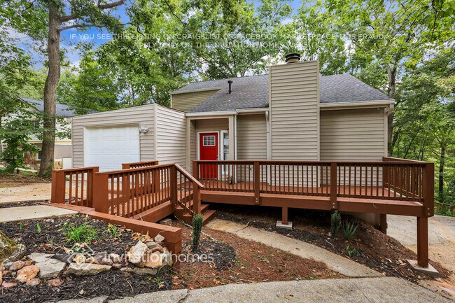 Building Photo - 6584 Oakwood Dr