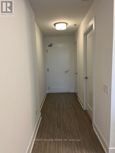 Building Photo - 310 Tweedsmuir Ave