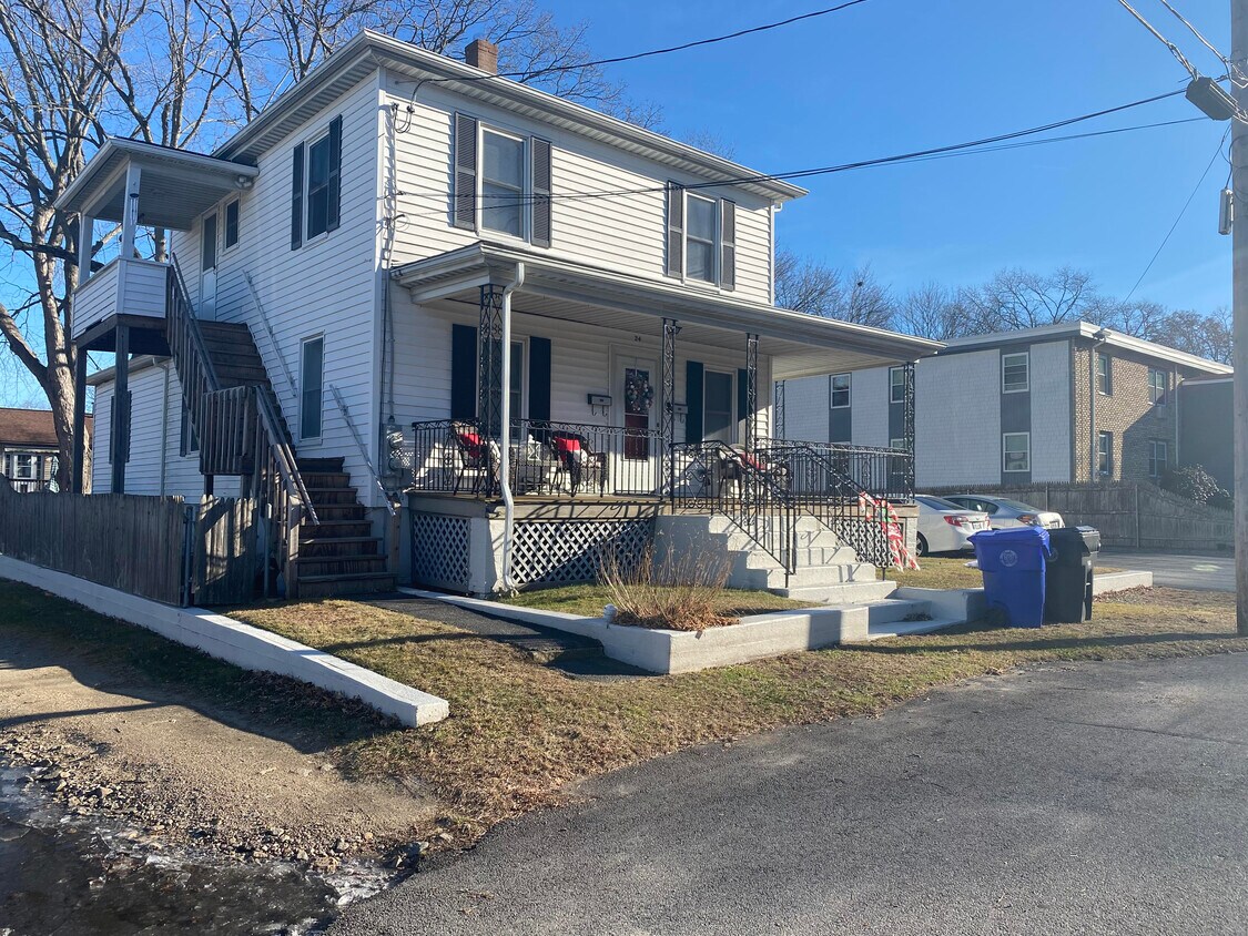 24 Lexington Ave Unit 2nd Floor, West Warwick, RI 02893 Apartments in