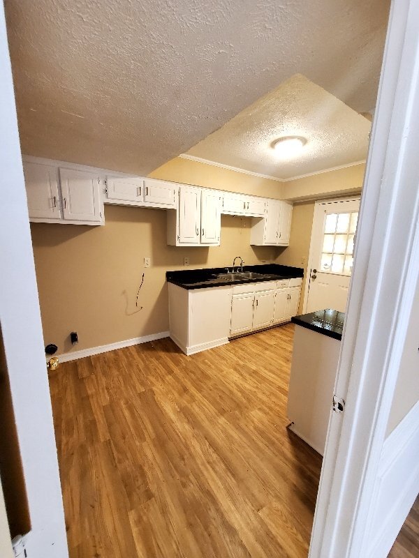 Foto del edificio - 1701-1702 Jamestown Way