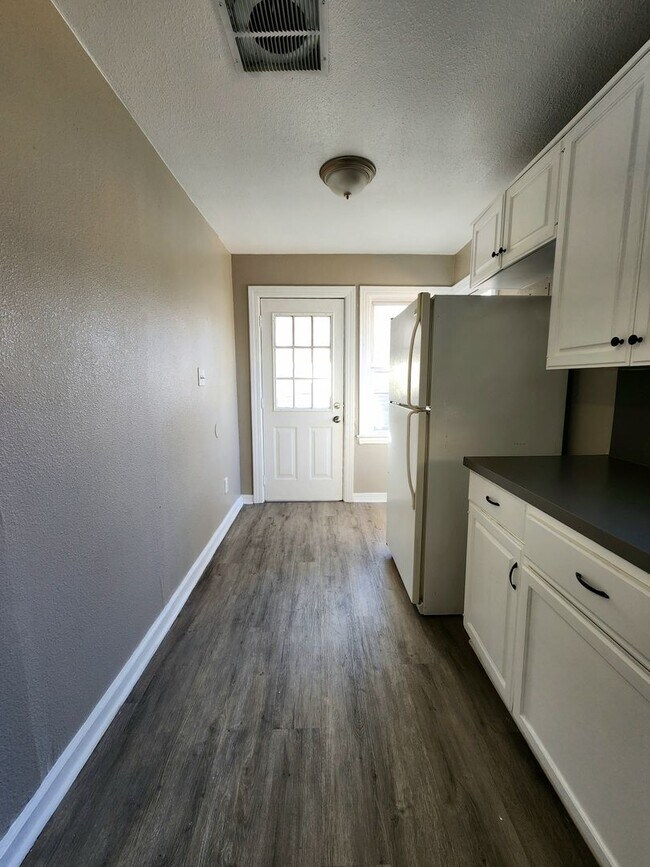 Foto del edificio - 4 Bedroom House Available now NW OKC