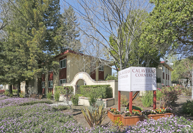 Foto del edificio - Calaveras Corners/Calaveras Heights/Driftwood