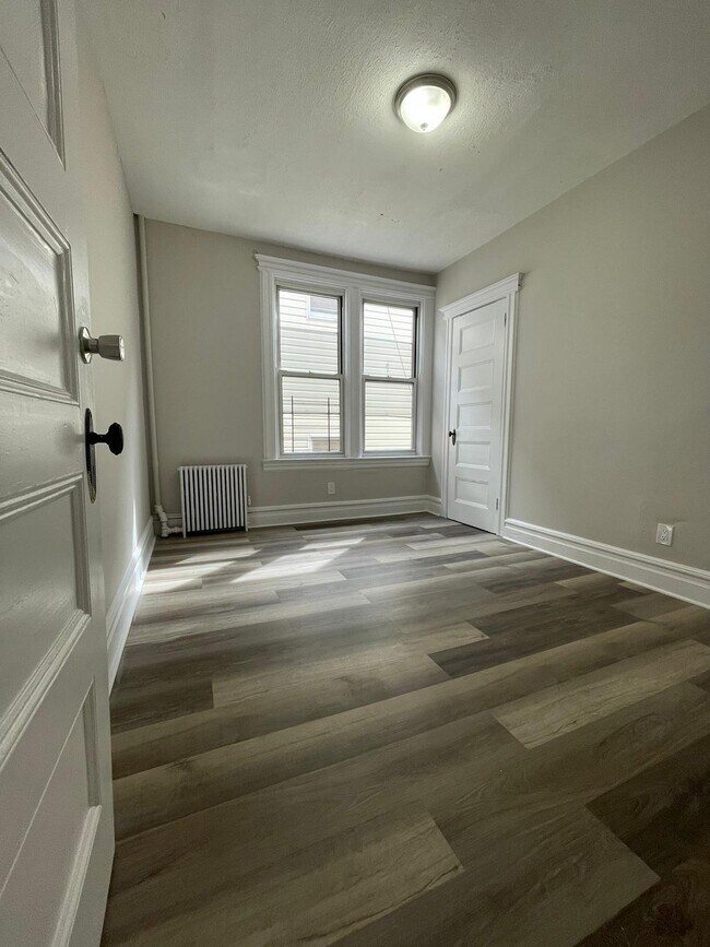 Unit 2 - 210 Van Nostrand Ave