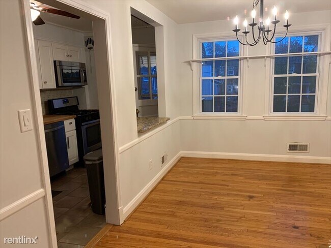 Building Photo - 3 br, 1.5 bath House - 8315 Wyton Rd