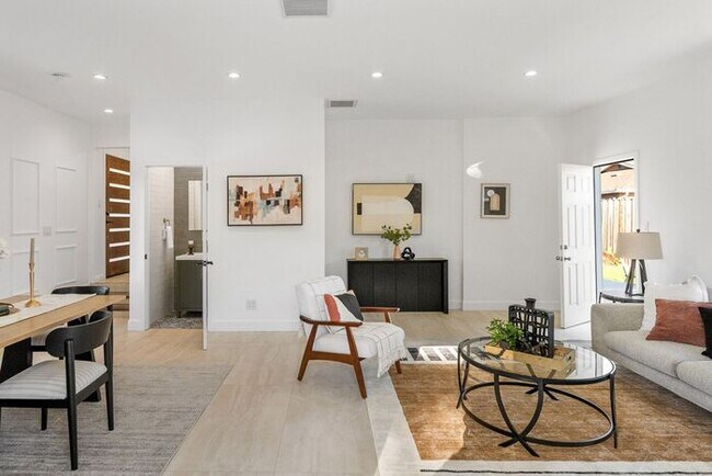 Foto del edificio - 113 Donaldson Way W