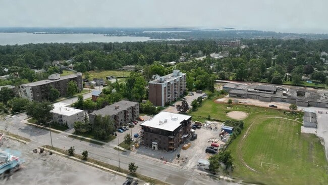 - 401 West Street North