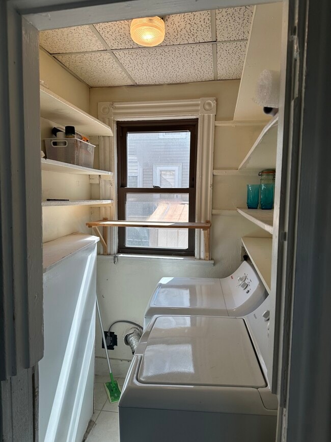 Foto del edificio - 17 Cushman Rd