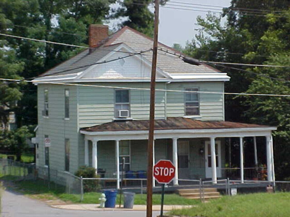 1024 Cabell St Apartment for Rent in Lynchburg, VA