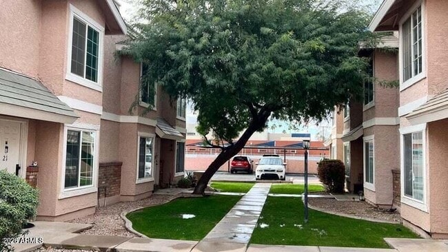 Foto del edificio - 1055 W 5th St