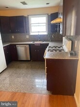 Building Photo - 321 Linden Ave
