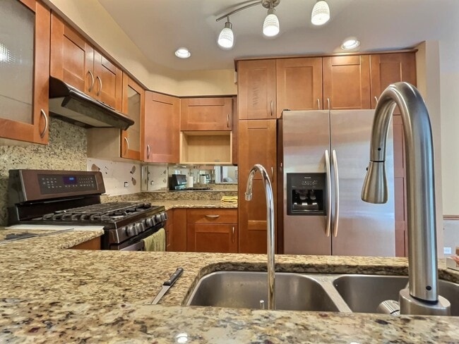 Building Photo - 604 Marseilles Cir