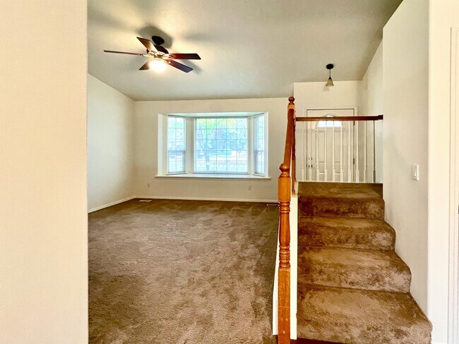 Building Photo - 539 Fall Dr
