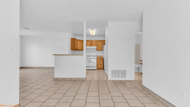 Building Photo - Central Cathedral City Duplex