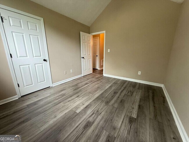 Building Photo - 3490 Ennfield Ln