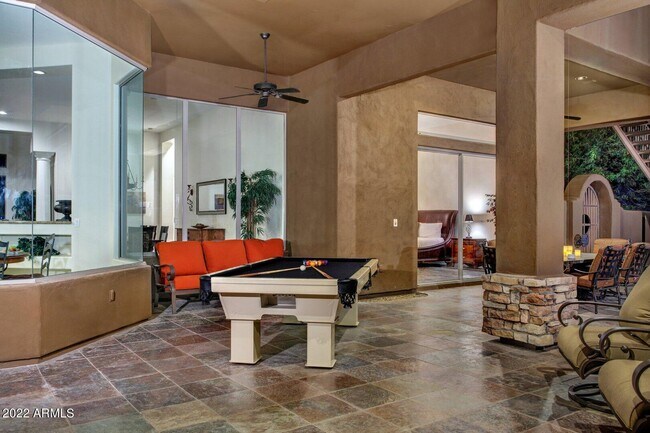 Foto del edificio - 7480 E Dynamite Blvd