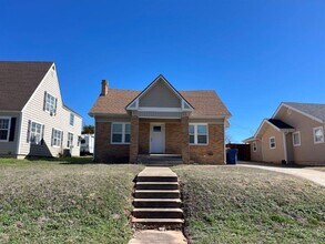 Building Photo - 1409 S 17th St