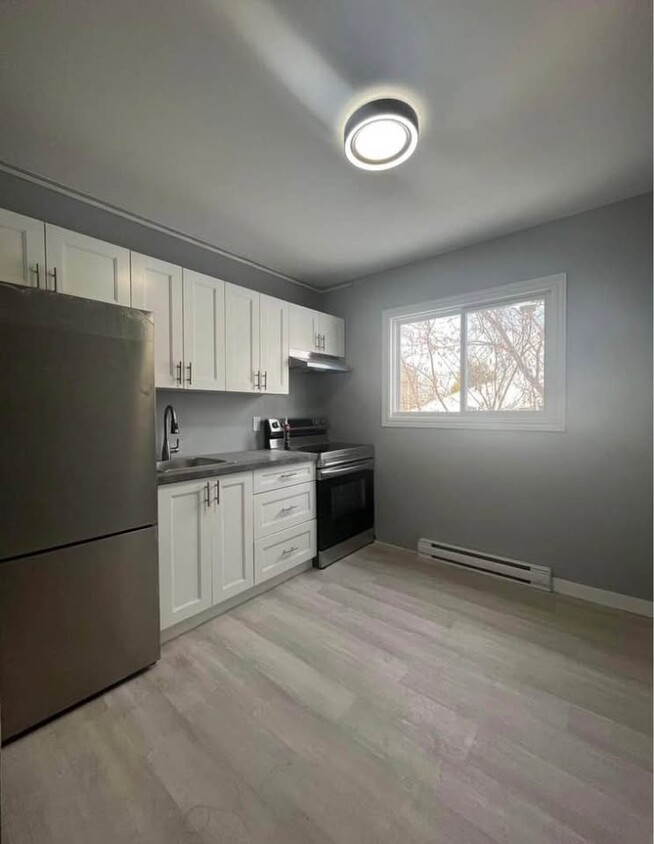 Primary Photo - 17 Lockwood St