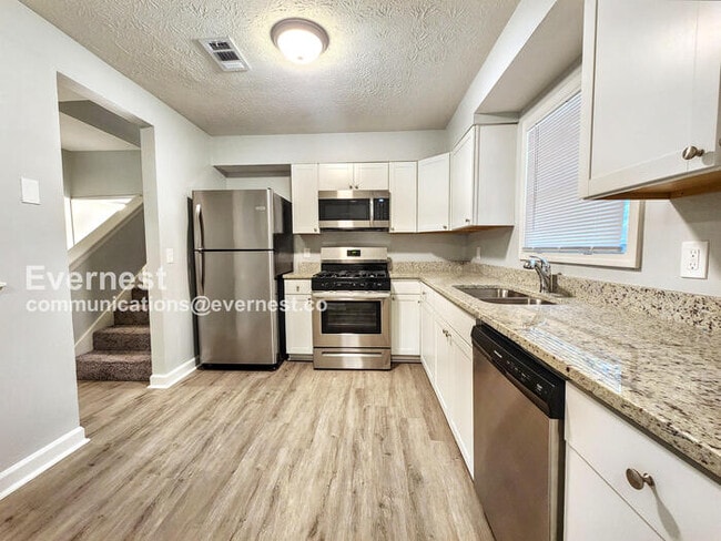 Foto del edificio - 2431 Corner Shoals Dr