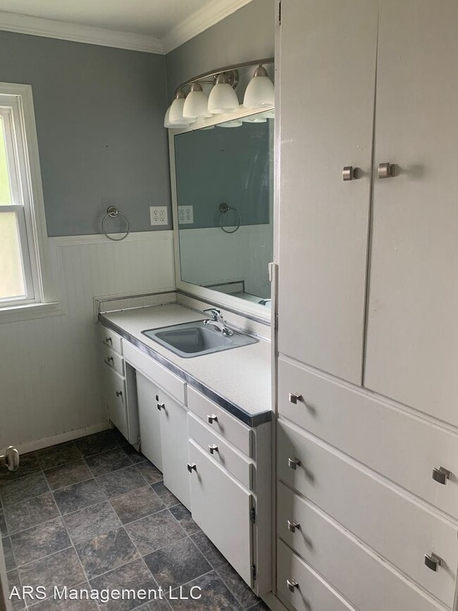 Building Photo - 3 br, 1.5 bath House - 2637 Hopper Road
