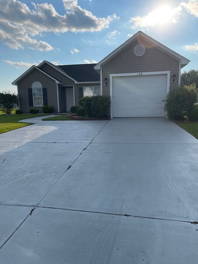 Building Photo - 136 Centennial Cir