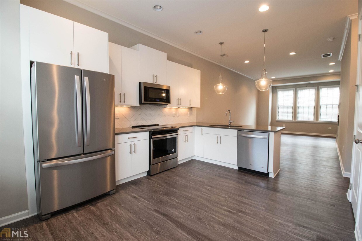 Foto principal - 633 Broadview Pl NE