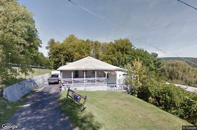 Afuera - 62 Glen Ave